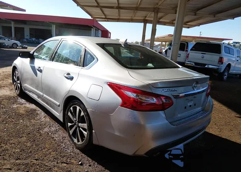 2016 Nissan Altima 2.5 Sr z USA, uszkodzony, nr VIN 1N4AL3AP5GC214327